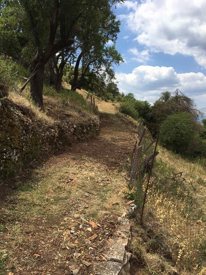 Διάνοιξη δρόμου προς την Αγία Τριάδα