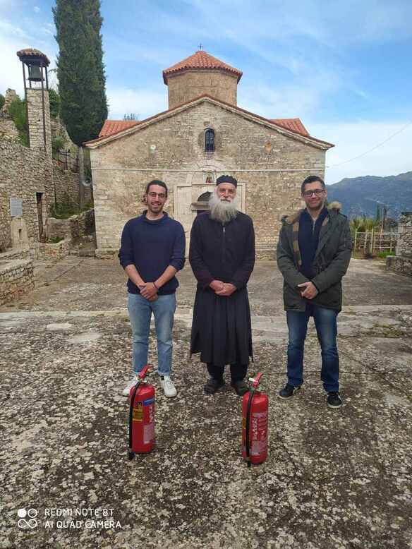 ΔΩΡΕΑ ΠΥΡΟΣΒΕΣΤΗΡΩΝ ΣΤΟ ΜΟΝΑΣΤΗΡΙ ΤΟΥ ΑΓΙΟΥ ΑΘΑΝΑΣΙΟΥ